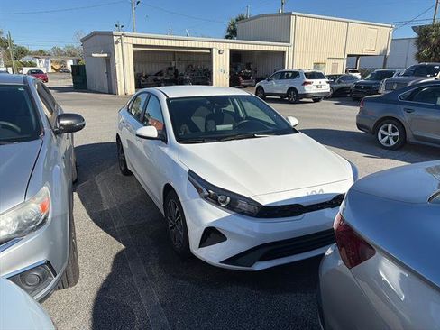 Used 2023 Kia Forte LXS image 2