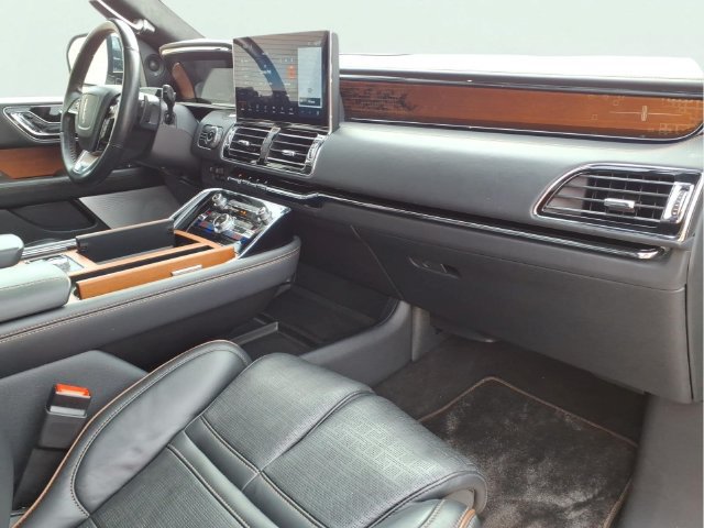 Used 2024 Lincoln Navigator L Black Label AWD/4WD image 26