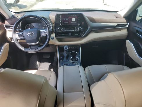 Used 2022 Toyota Highlander XLE FWD image 20
