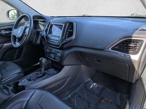 Used 2020 Jeep Cherokee Latitude Plus image 21