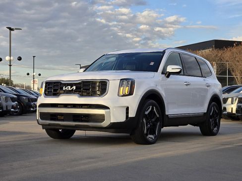 Certified 2024 Kia Telluride S w/ S Sunroof Package image 2