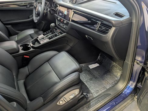 Used 2025 Porsche Macan image 19