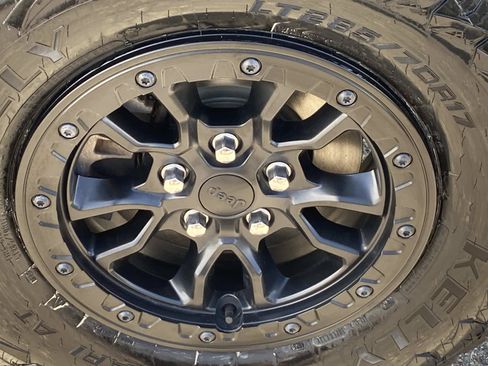 Certified 2023 Jeep Wrangler Unlimited Rubicon 4xe AWD/4WD image 32