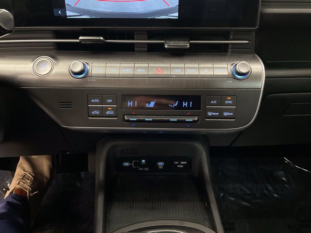 Used 2025 Hyundai Kona SEL AWD/4WD image 20