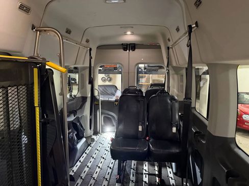 Used 2021 Ford Transit 350 XL image 34