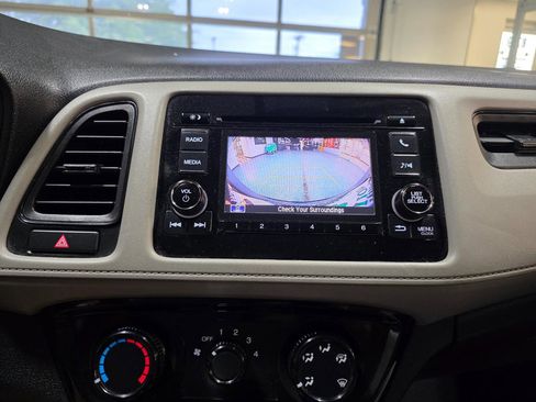 Used 2021 Honda HR-V LX image 31