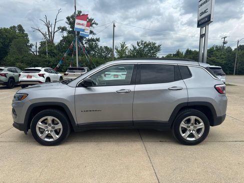 Used 2024 Jeep Compass Latitude AWD/4WD image 6
