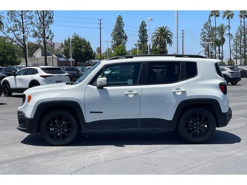 Used 2017 Jeep Renegade Altitude FWD image 2