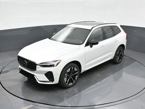New 2026 Volvo XC60 B5 Plus w/ Protection Package Premier image 22