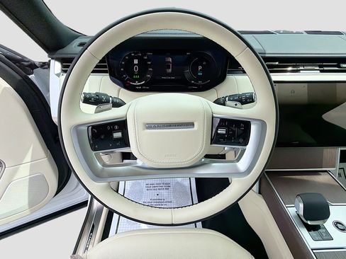 New 2026 Land Rover Range Rover SE image 40