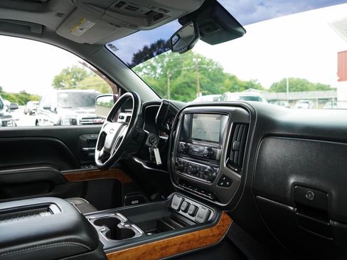 Used 2018 Chevrolet Silverado 1500 High Country AWD/4WD image 14
