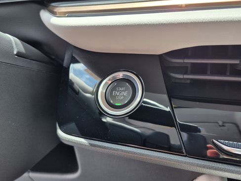 Used 2025 Buick Envision Avenir AWD/4WD image 34