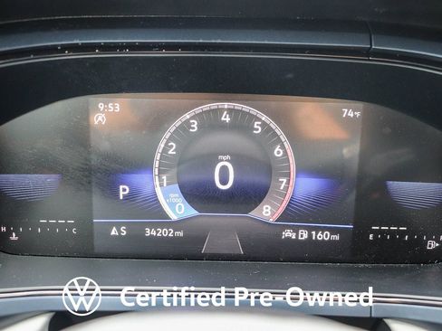 Used 2023 Volkswagen Taos SE w/ Panoramic Sunroof Package FWD image 25