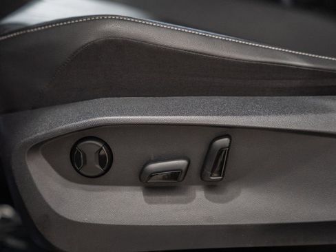 Used 2024 Volkswagen Tiguan SE R-Line image 37