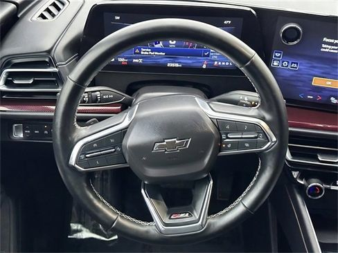 Used 2024 Chevrolet Traverse Z71 image 11