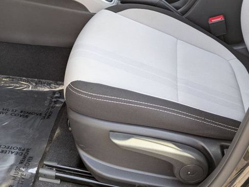 Used 2025 Hyundai Venue SEL FWD image 15