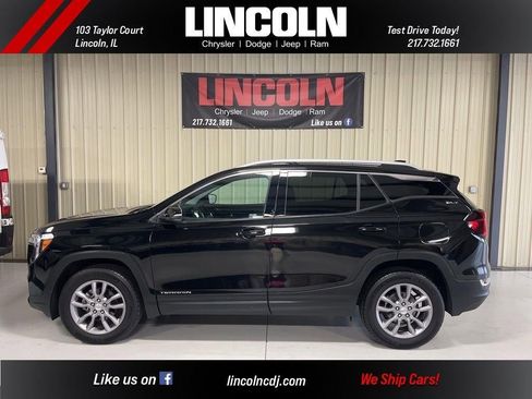 Used 2024 GMC Terrain SLT image 3