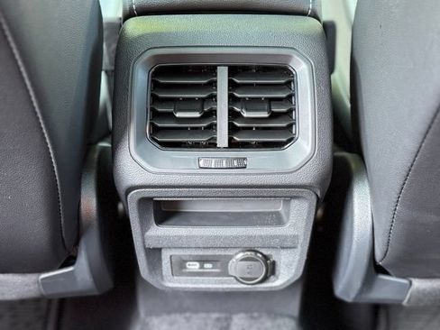 Used 2024 Volkswagen Tiguan SE R-Line AWD/4WD image 29