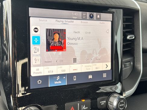 New 2026 RAM 1500 Express AWD/4WD image 16