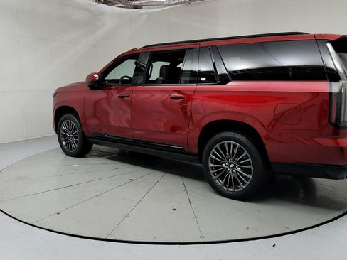 Certified 2025 Cadillac Escalade ESV Sport Platinum AWD/4WD image 3
