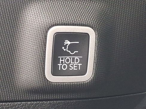 Used 2023 Jeep Grand Cherokee Overland w/ Luxury Tech Group IV image 29