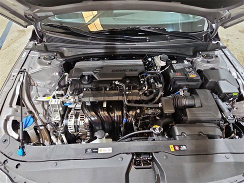 New 2025 Hyundai Elantra Sport image 28