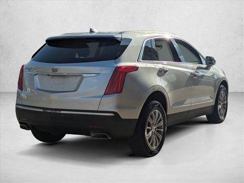 Used 2017 Cadillac XT5 Luxury w/ Driver Awareness Package image 5