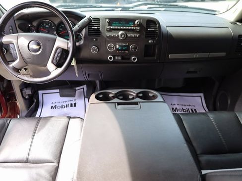 Used 2008 Chevrolet Silverado 2500 LT w/ 1LT Convenience Package AWD/4WD image 17