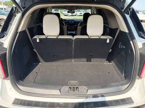 Used 2023 Ford Explorer Limited w/ Equipment Group 301A RWD image 18