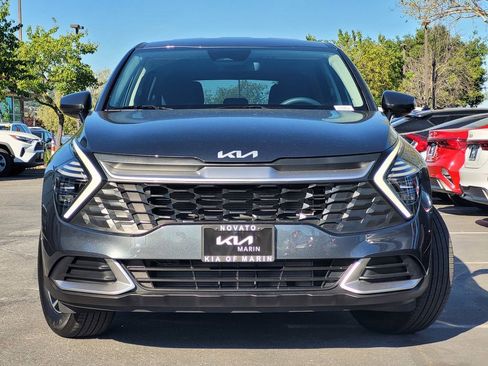 Used 2025 Kia Sportage LX FWD image 2
