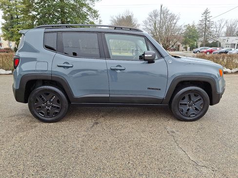 Used 2017 Jeep Renegade Trailhawk image 7