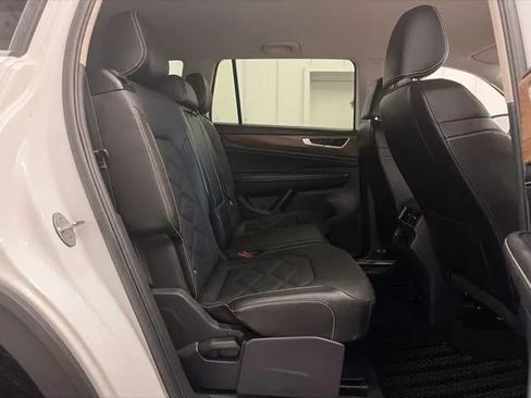 Used 2024 Volkswagen Atlas SE AWD/4WD image 19