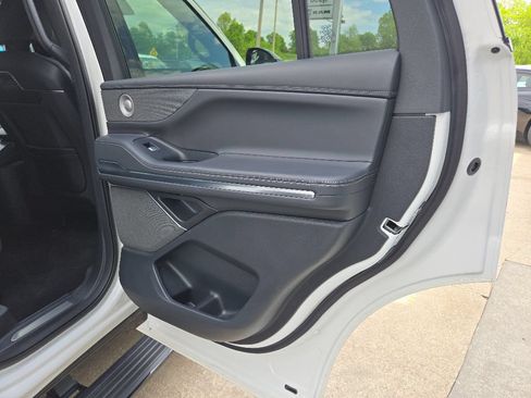 Used 2025 Lincoln Navigator Reserve w/ Jet Appearance Package AWD/4WD image 88