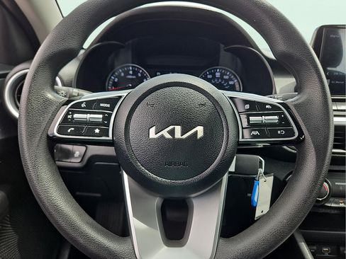 Used 2024 Kia Forte LXS w/ LXS Technology Package FWD image 19