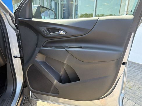 Used 2023 Chevrolet Equinox LT FWD image 31