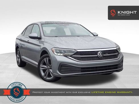 Used 2024 Volkswagen Jetta SE w/ Panoramic Sunroof Package image 1
