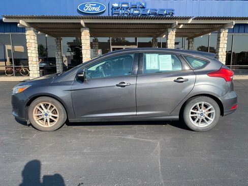 Used 2017 Ford Focus SE FWD image 7