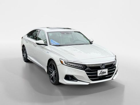 Used 2022 Honda Accord Touring image 2