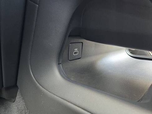 Used 2024 Land Rover Range Rover Sport SE image 31