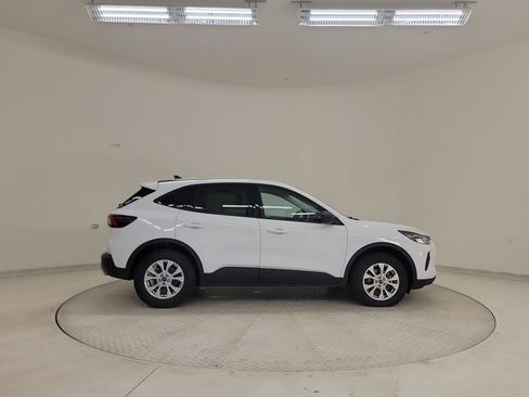 Used 2025 Ford Escape Active AWD/4WD image 6