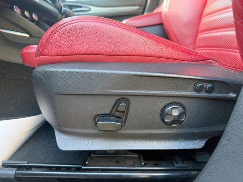 Used 2022 Alfa Romeo Stelvio Veloce AWD/4WD image 14