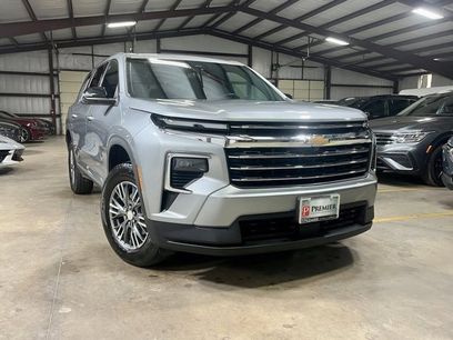 Used 2024 Chevrolet Traverse LT