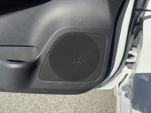 Certified 2025 Nissan Versa SR w/ Trunk Package image 15