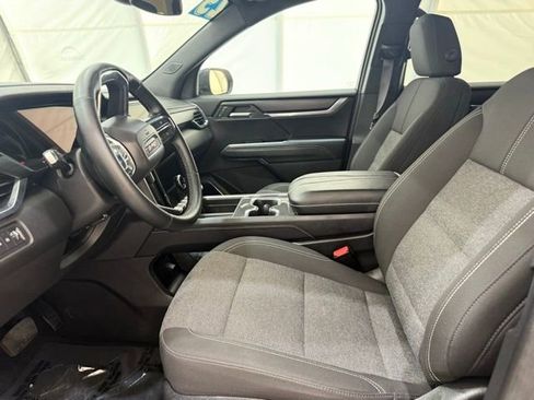 Used 2025 GMC Acadia Elevation image 12