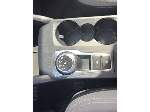 Used 2022 Ford Escape SE w/ SE Sport Appearance Package image 17