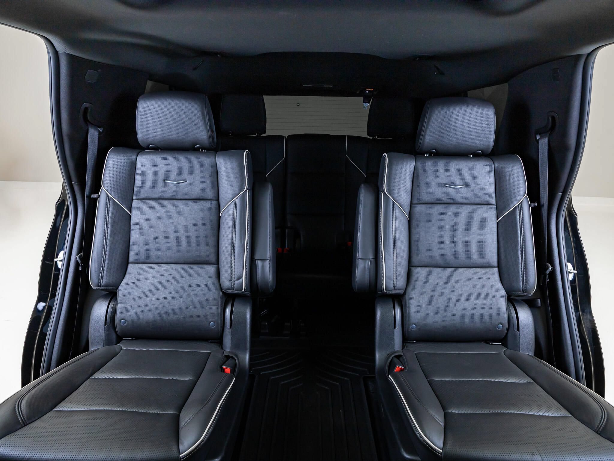Used 2023 Cadillac Escalade Sport AWD/4WD image 32