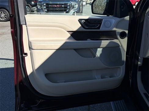 Used 2019 Lincoln Navigator L Reserve w/ Cargo Package image 10