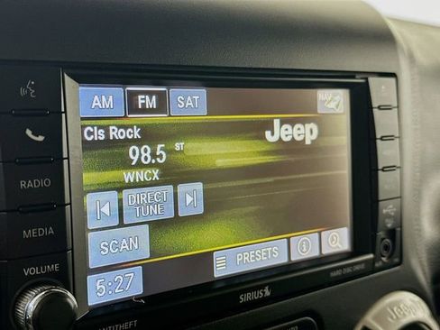 Used 2015 Jeep Wrangler Unlimited Sahara image 14