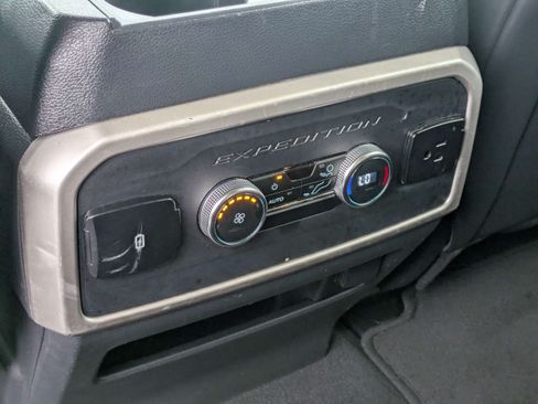 Used 2024 Ford Expedition XLT AWD/4WD image 21