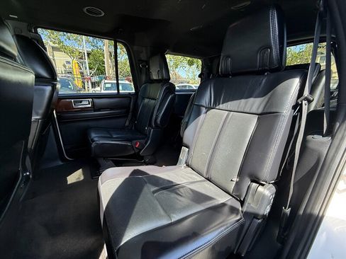 Used 2017 Lincoln Navigator Select AWD/4WD image 23
